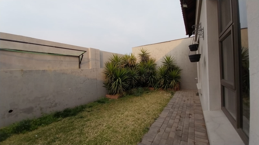 To Let 3 Bedroom Property for Rent in Terra Nova Mpumalanga