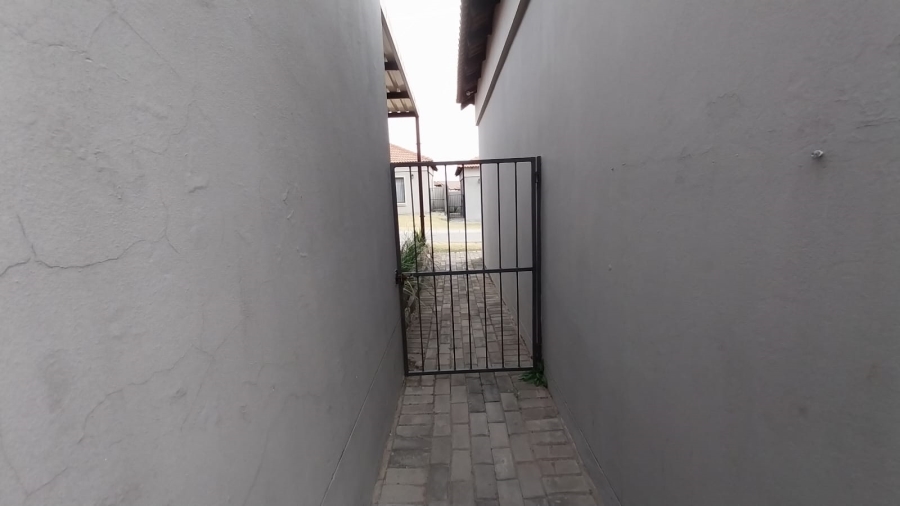 To Let 3 Bedroom Property for Rent in Terra Nova Mpumalanga