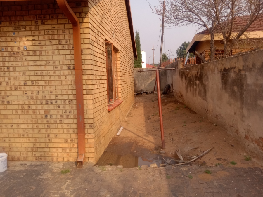 To Let 2 Bedroom Property for Rent in Pine Ridge Mpumalanga