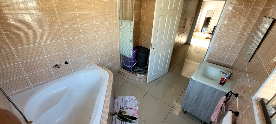 4 Bedroom Property for Sale in Aerorand Mpumalanga