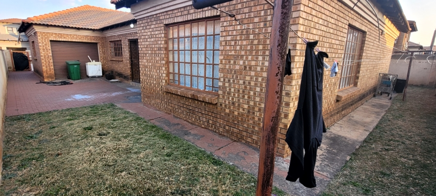 3 Bedroom Property for Sale in Mineralia Mpumalanga