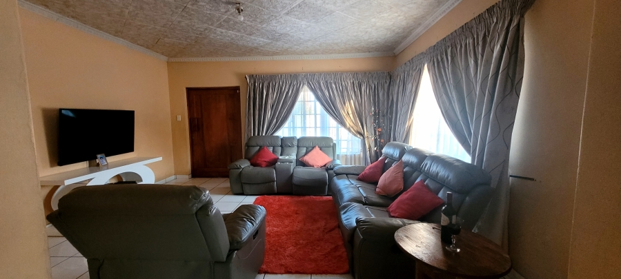 3 Bedroom Property for Sale in Mineralia Mpumalanga