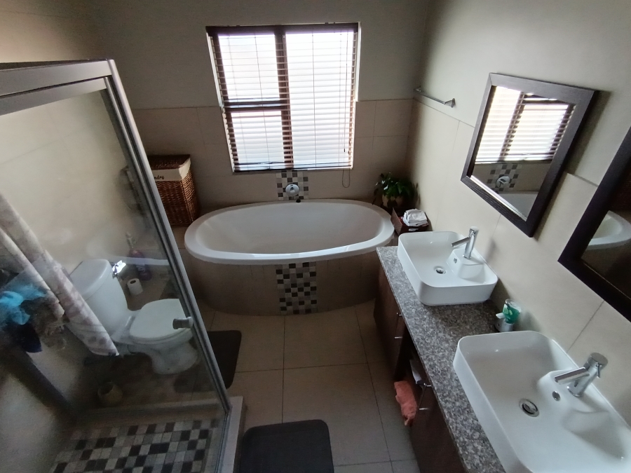 3 Bedroom Property for Sale in Terra Nova Mpumalanga