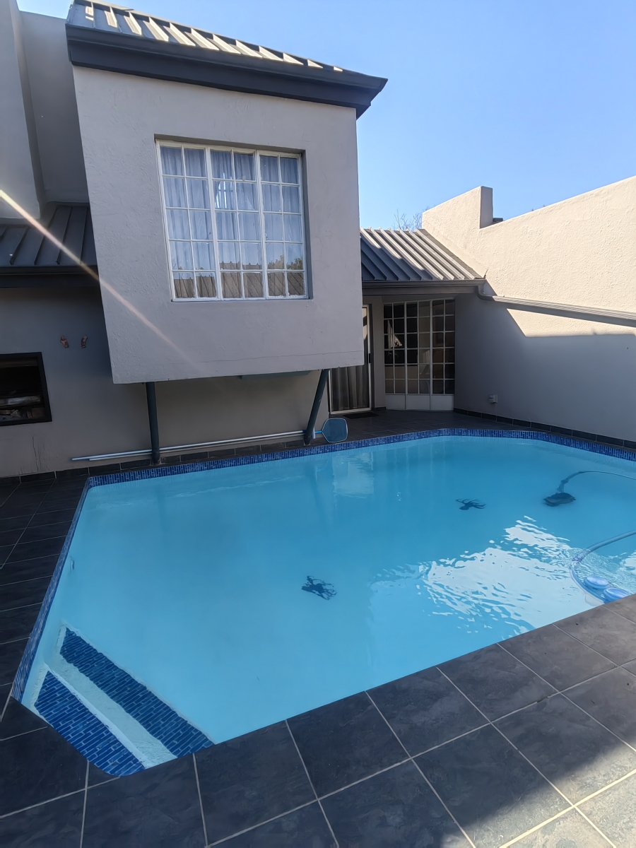 5 Bedroom Property for Sale in Secunda Mpumalanga