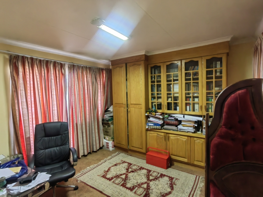 5 Bedroom Property for Sale in Secunda Mpumalanga