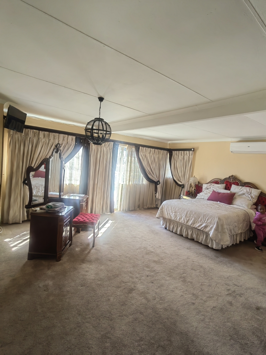 5 Bedroom Property for Sale in Secunda Mpumalanga