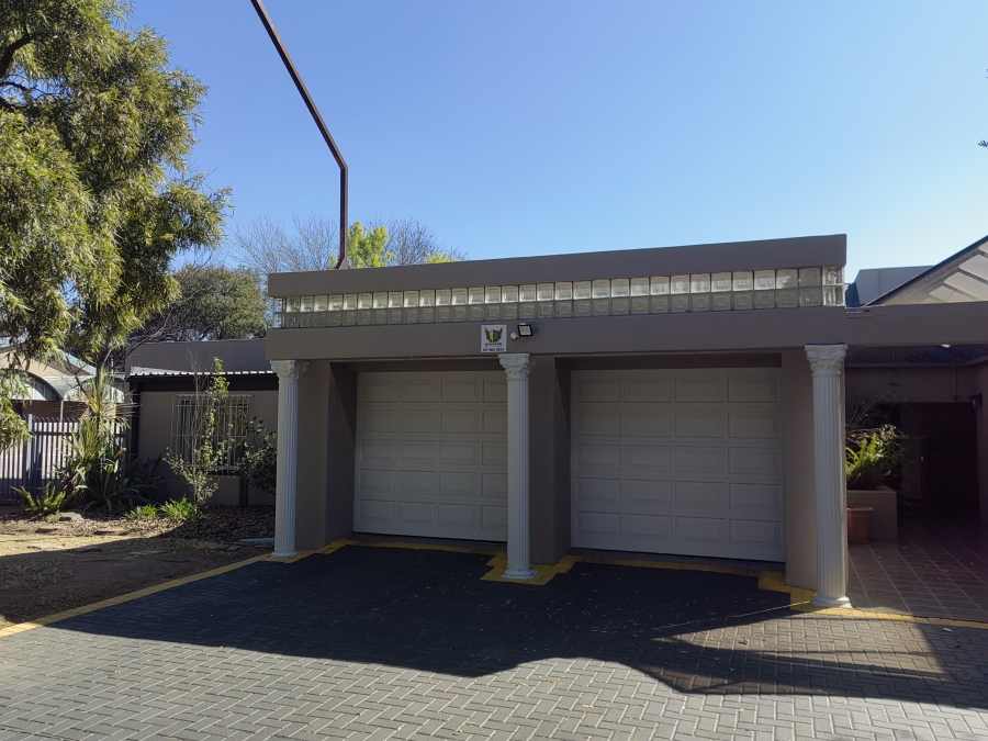 5 Bedroom Property for Sale in Secunda Mpumalanga