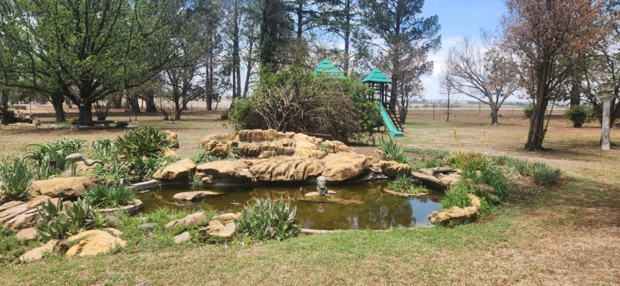 8 Bedroom Property for Sale in Standerton Rural Mpumalanga