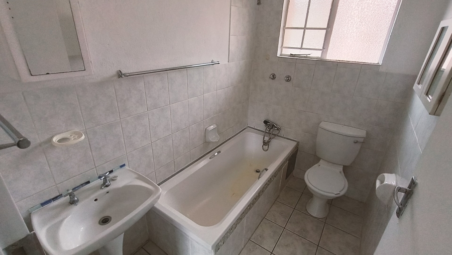 To Let 2 Bedroom Property for Rent in West Acres Mpumalanga