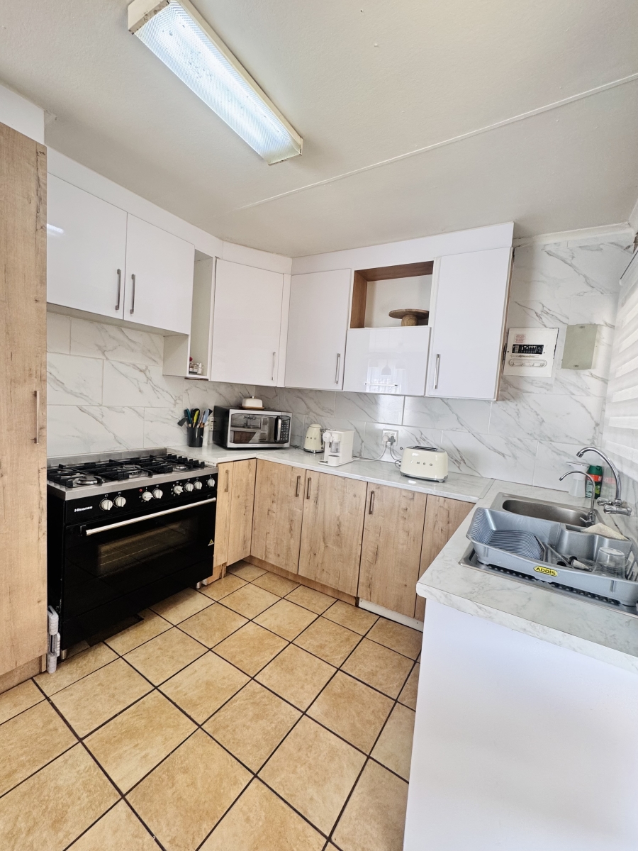 To Let 2 Bedroom Property for Rent in Ben Fleur Mpumalanga