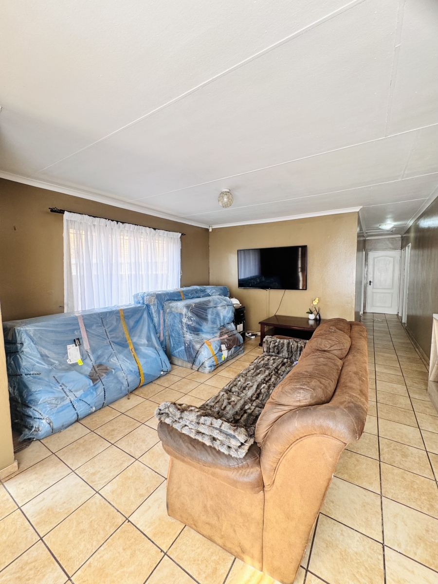 To Let 2 Bedroom Property for Rent in Ben Fleur Mpumalanga