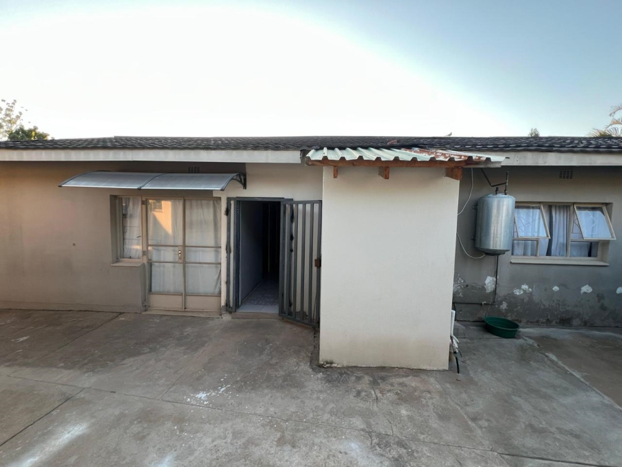 9 Bedroom Property for Sale in West Acres Mpumalanga
