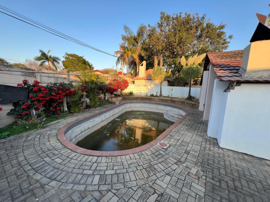 9 Bedroom Property for Sale in West Acres Mpumalanga