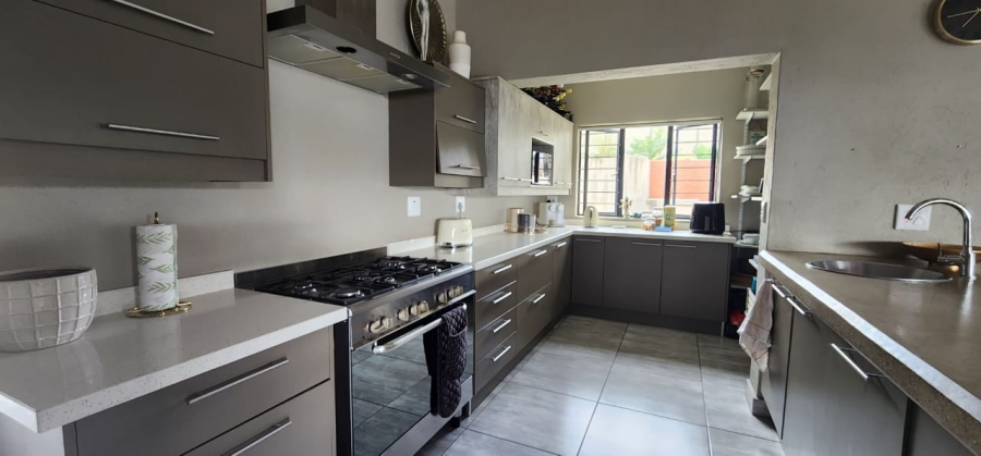 4 Bedroom Property for Sale in Sonheuwel Mpumalanga