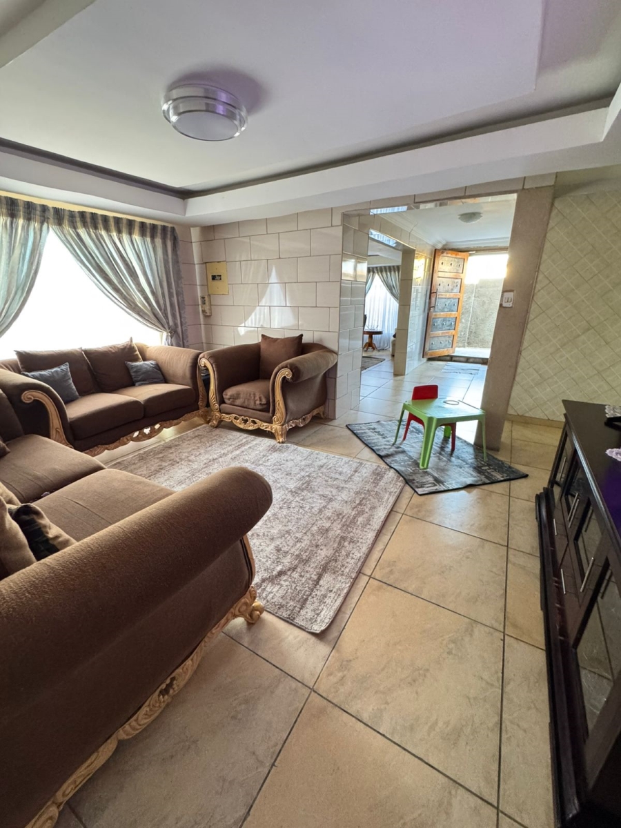 3 Bedroom Property for Sale in Mhluzi Mpumalanga