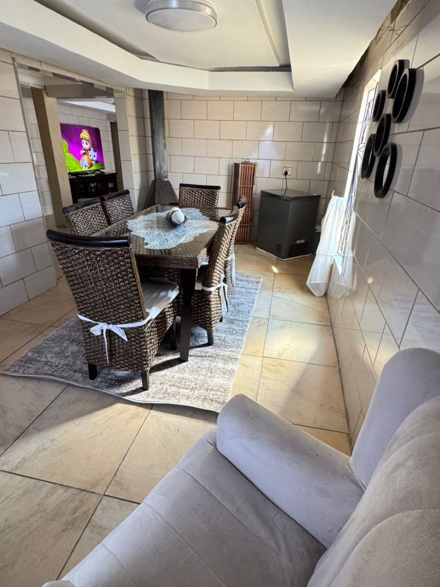 3 Bedroom Property for Sale in Mhluzi Mpumalanga