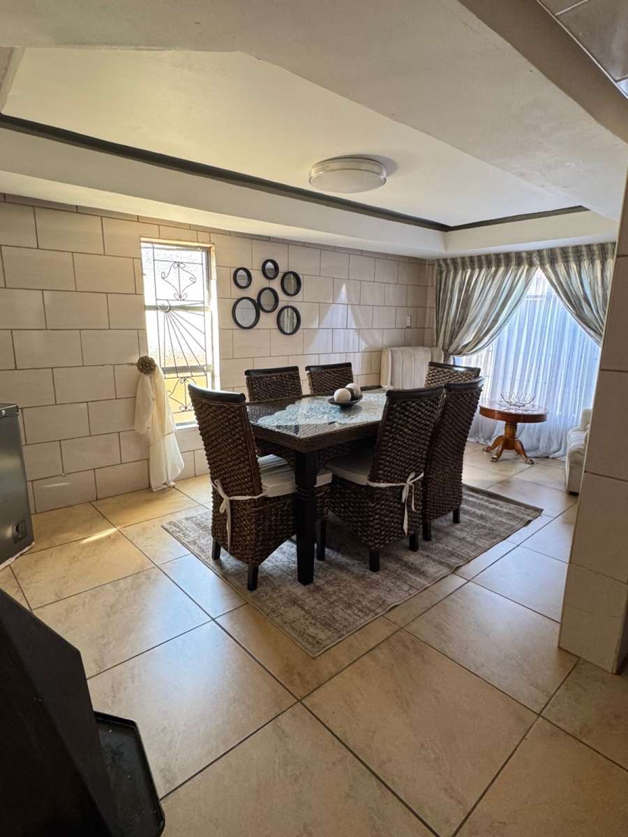 3 Bedroom Property for Sale in Mhluzi Mpumalanga