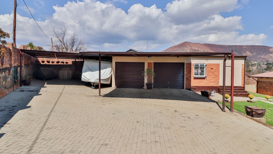 3 Bedroom Property for Sale in Emgwenya Mpumalanga
