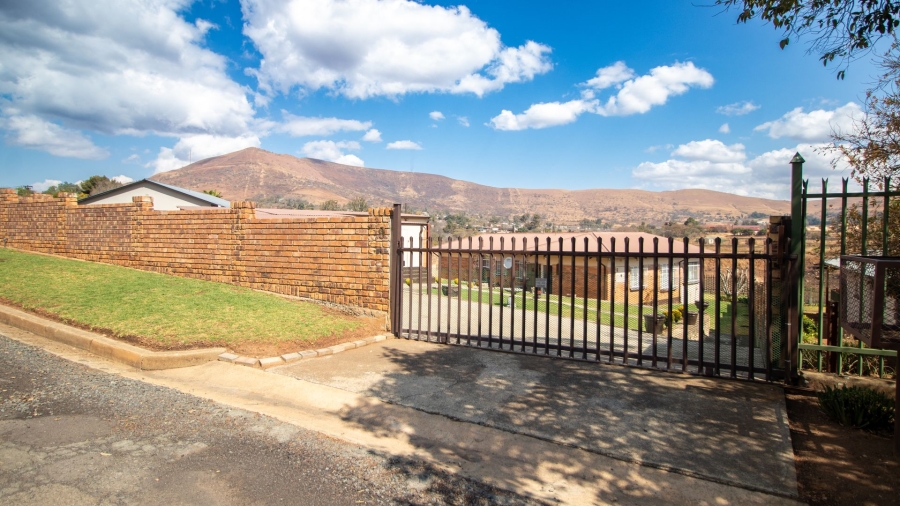 3 Bedroom Property for Sale in Emgwenya Mpumalanga