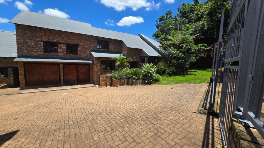 5 Bedroom Property for Sale in White River Ext 6 Mpumalanga