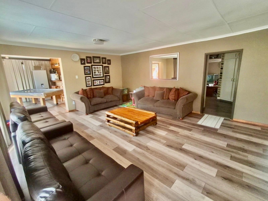 5 Bedroom Property for Sale in Secunda Mpumalanga