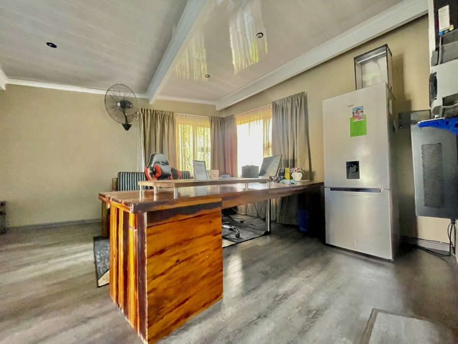 5 Bedroom Property for Sale in Secunda Mpumalanga