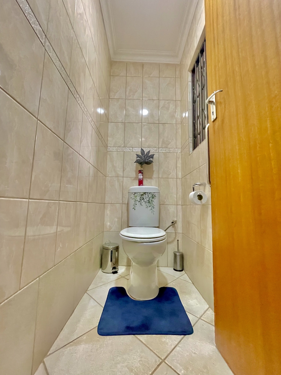 5 Bedroom Property for Sale in Secunda Mpumalanga