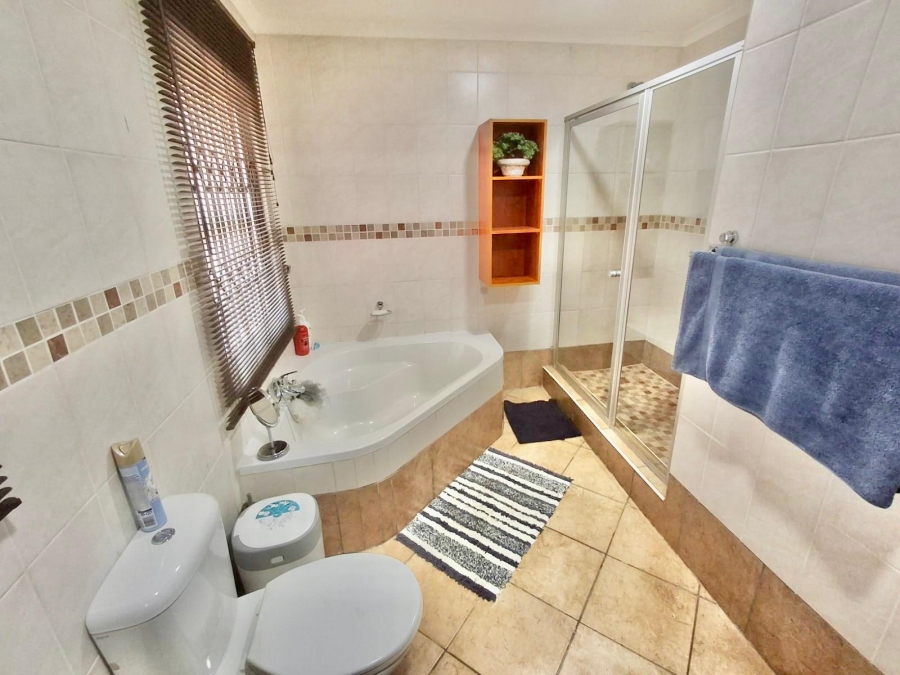5 Bedroom Property for Sale in Secunda Mpumalanga