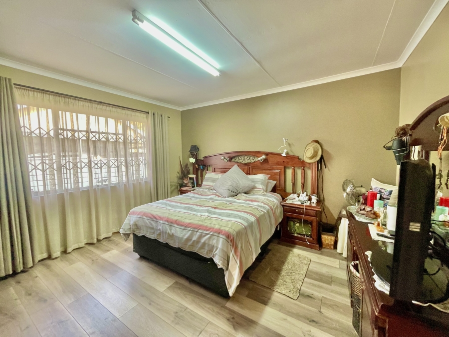 5 Bedroom Property for Sale in Secunda Mpumalanga