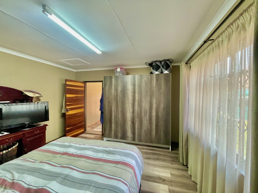 5 Bedroom Property for Sale in Secunda Mpumalanga