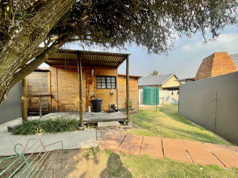 5 Bedroom Property for Sale in Secunda Mpumalanga