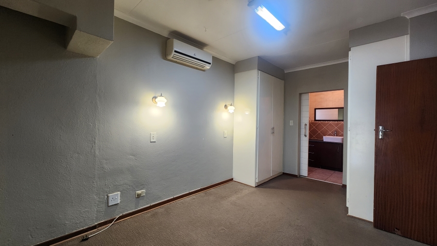 1 Bedroom Property for Sale in West Acres Ext 15 Mpumalanga