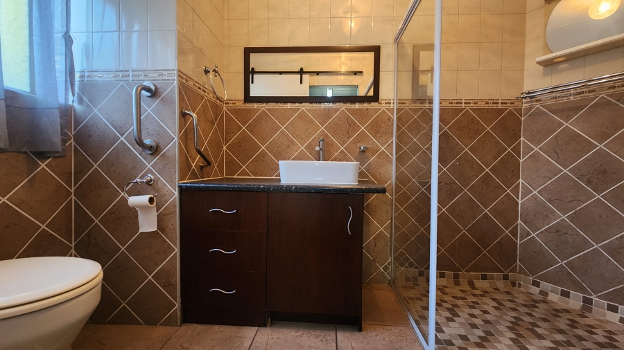1 Bedroom Property for Sale in West Acres Ext 15 Mpumalanga