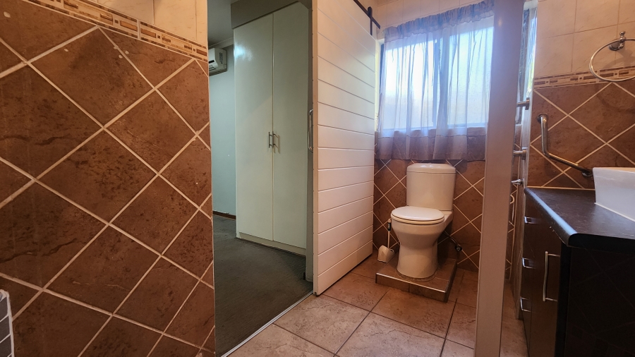 1 Bedroom Property for Sale in West Acres Ext 15 Mpumalanga