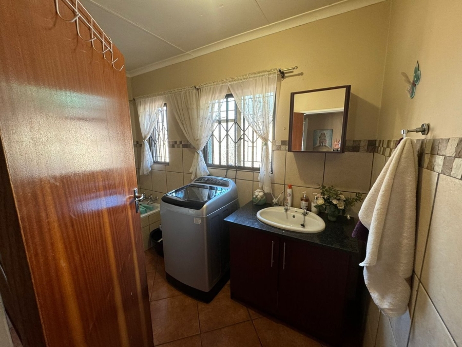 To Let 3 Bedroom Property for Rent in Dennesig Mpumalanga