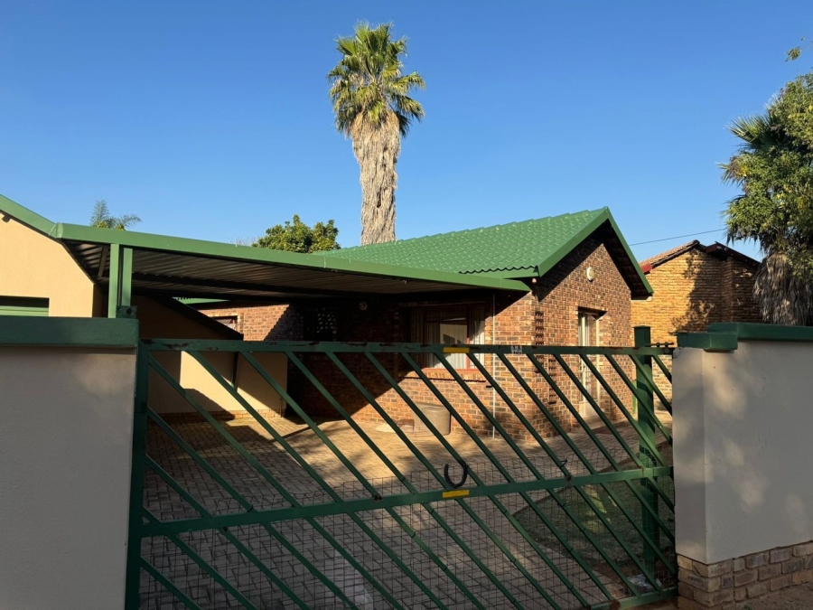 To Let 3 Bedroom Property for Rent in Dennesig Mpumalanga