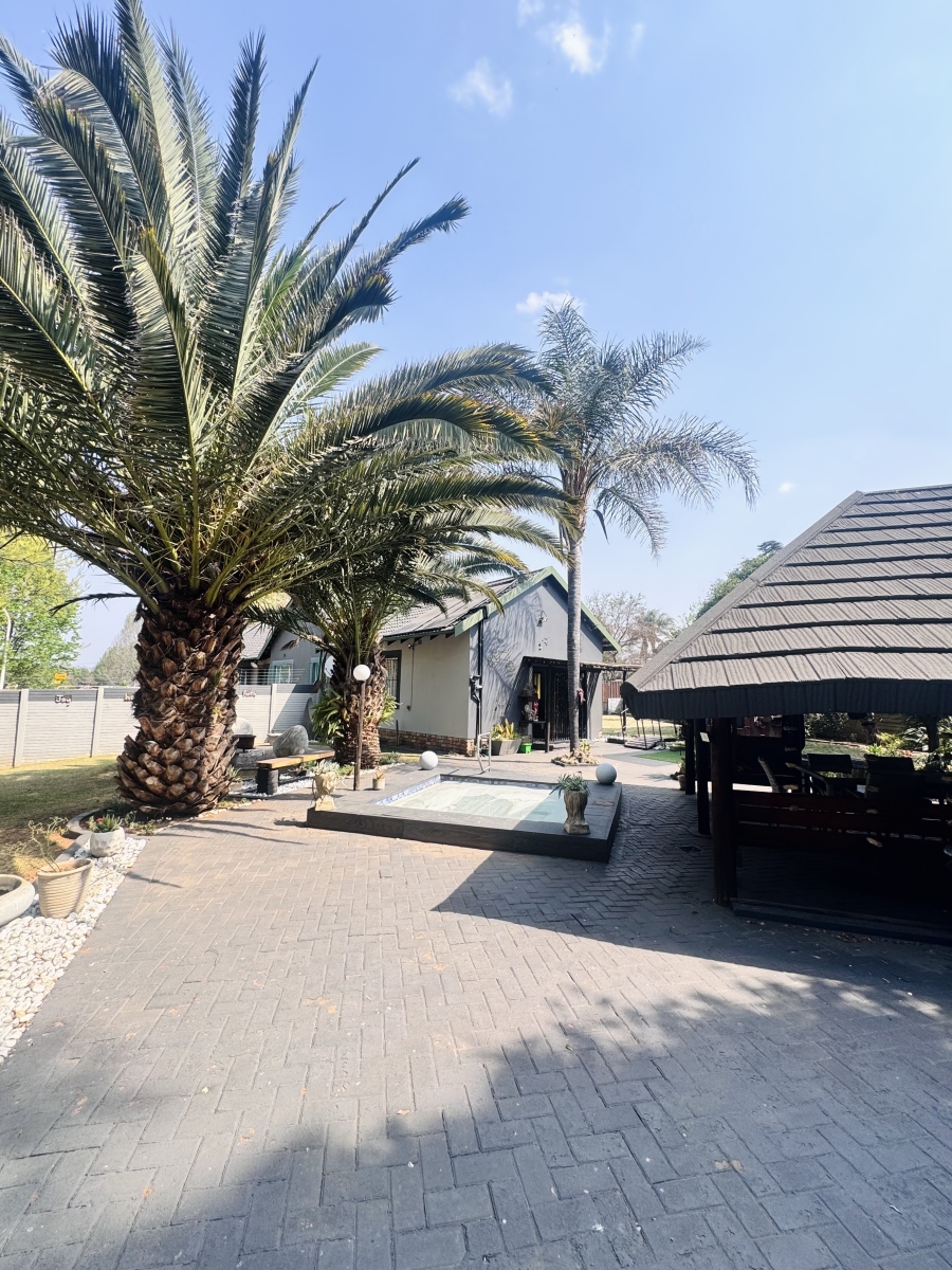 3 Bedroom Property for Sale in Jackaroo Park Mpumalanga