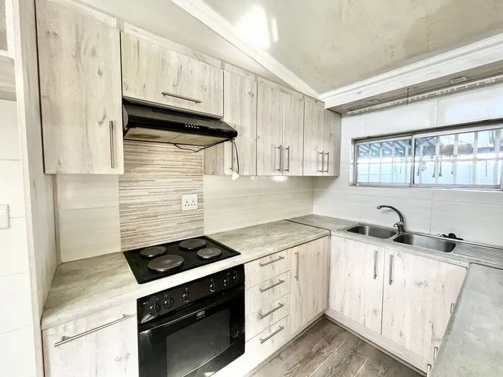 To Let 2 Bedroom Property for Rent in Cosmosrand Mpumalanga