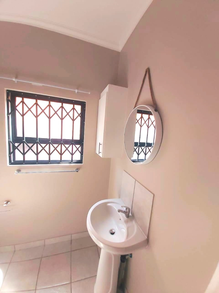 To Let 2 Bedroom Property for Rent in Terra Nova Mpumalanga
