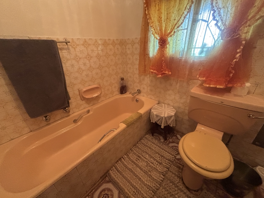6 Bedroom Property for Sale in Reyno Ridge Mpumalanga