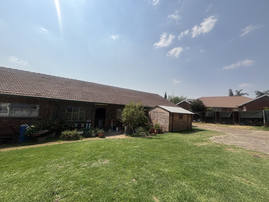 6 Bedroom Property for Sale in Reyno Ridge Mpumalanga