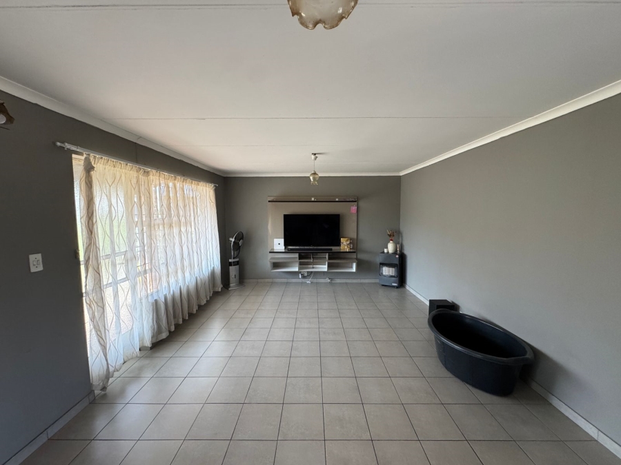 To Let 3 Bedroom Property for Rent in Reyno Ridge Mpumalanga
