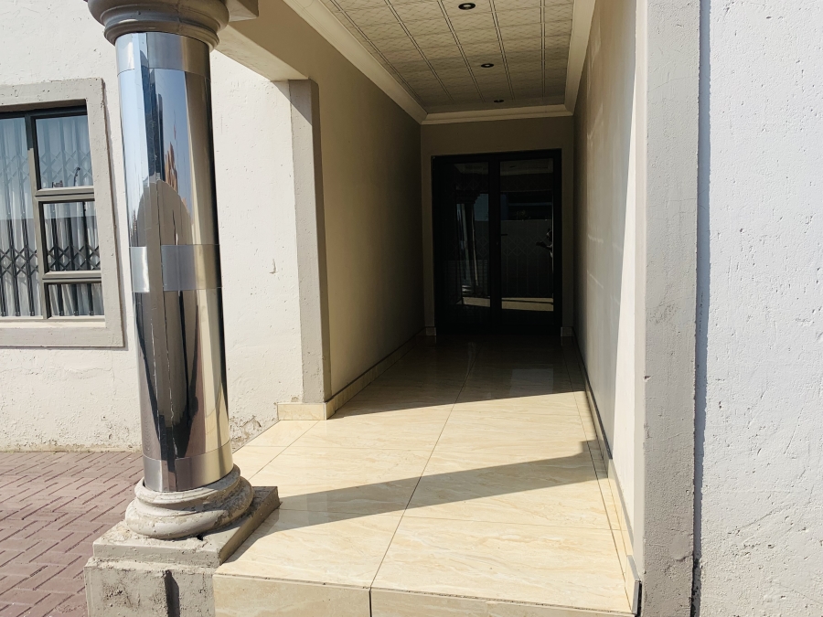 8 Bedroom Property for Sale in Aerorand Mpumalanga