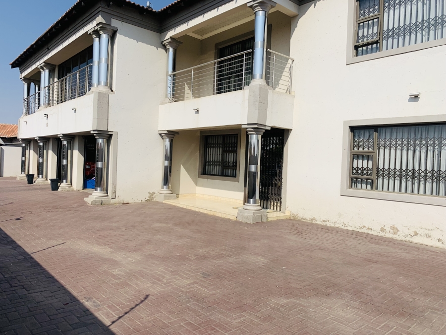 8 Bedroom Property for Sale in Aerorand Mpumalanga