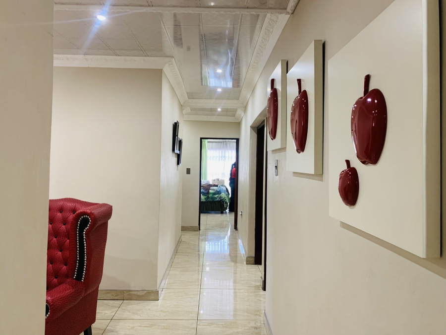 8 Bedroom Property for Sale in Aerorand Mpumalanga