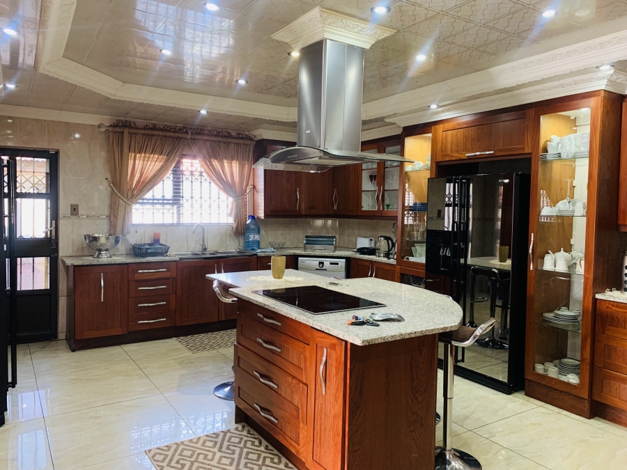 8 Bedroom Property for Sale in Aerorand Mpumalanga
