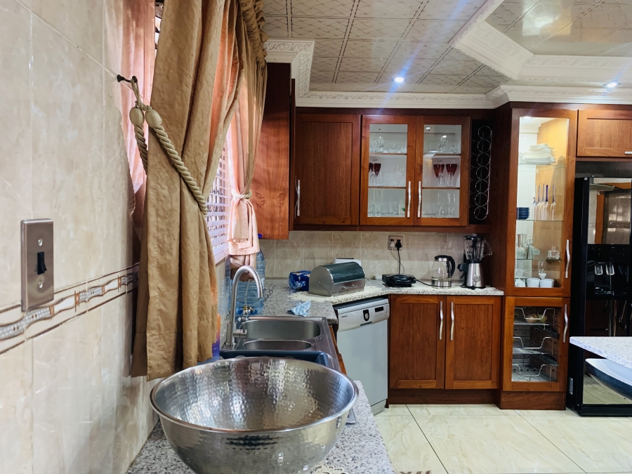8 Bedroom Property for Sale in Aerorand Mpumalanga
