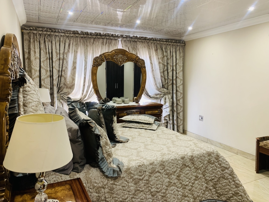 8 Bedroom Property for Sale in Aerorand Mpumalanga