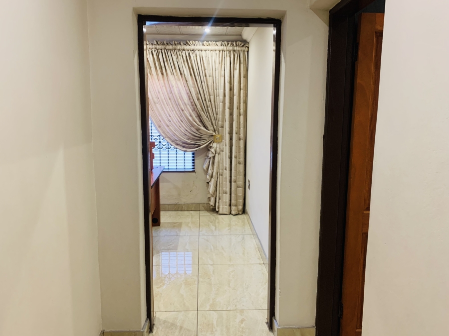 8 Bedroom Property for Sale in Aerorand Mpumalanga