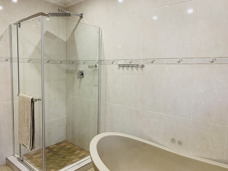 8 Bedroom Property for Sale in Aerorand Mpumalanga